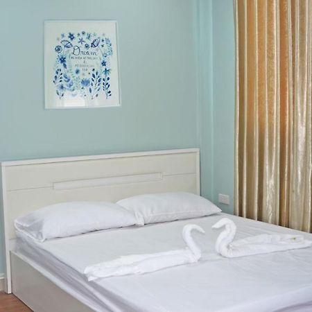Baanpin Hotel & Cafe Bangkok Luaran gambar